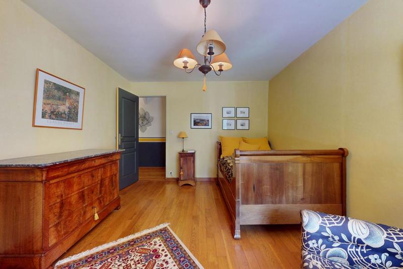 Demeure - 327 m² - 5 pièces