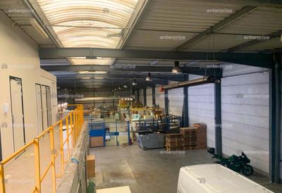 Local d'activité / Entrepôt - 700 m²