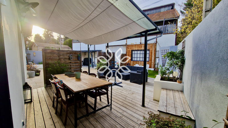 Maison - 150 m² - 8 pièces