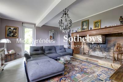 Maison - 542 m² - 15 pièces