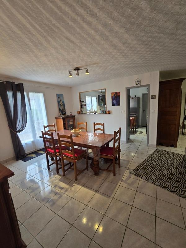 Maison - 98 m² - 5 pièces