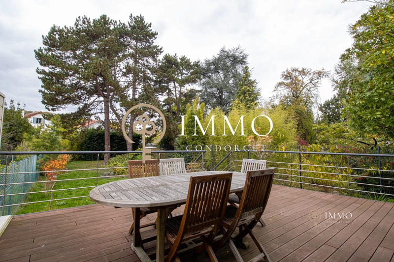 Maison - 145 m² - 8 pièces