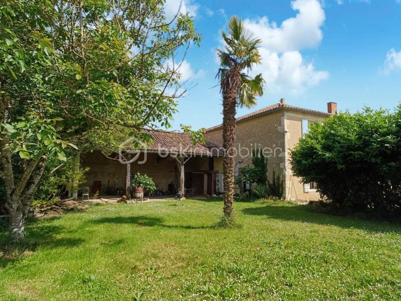 Maison - 292 m² - 9 pièces