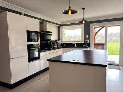 Maison - 190 m² - 8 pièces