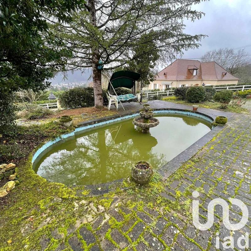 Maison - 250 m² - 7 pièces