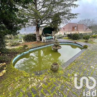 Maison - 250 m² - 7 pièces