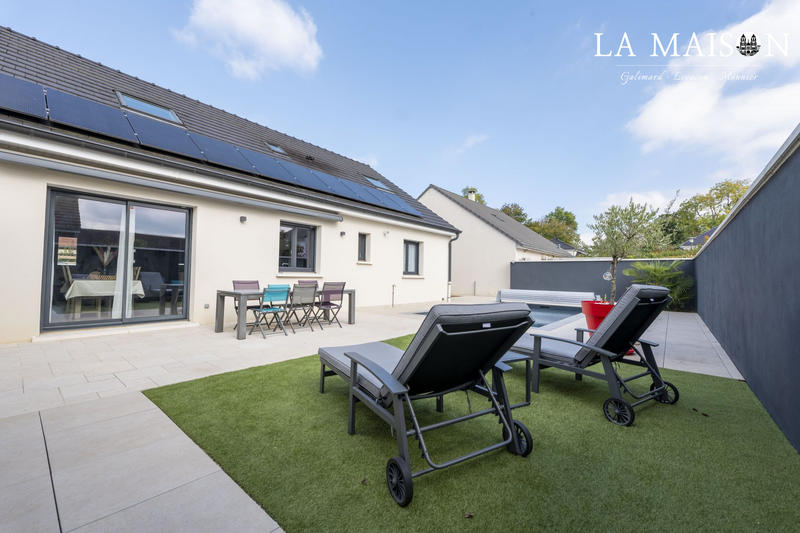 Maison traditionnelle - 160 m² - 7 pièces