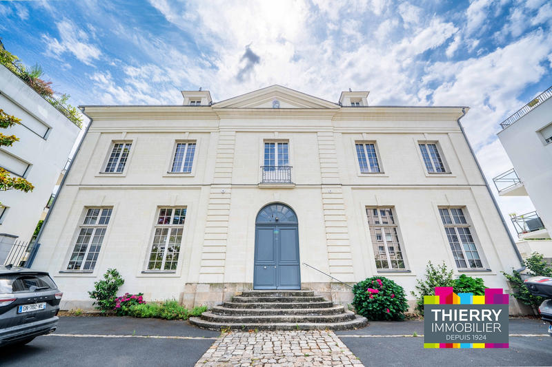 Appartement - 198 m² - 7 pièces