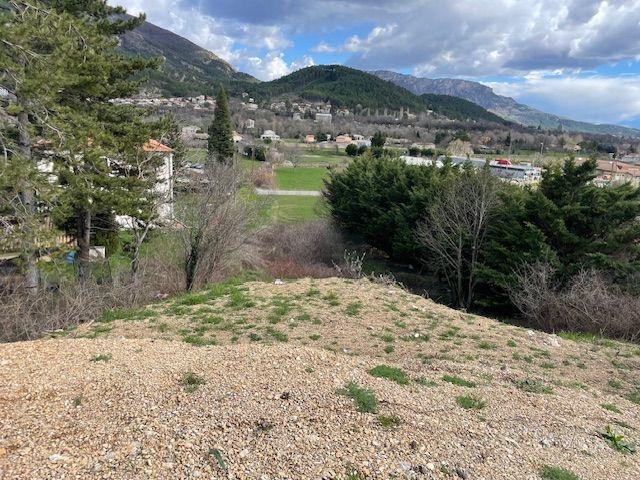 Terrain constructible - 1 006 m²