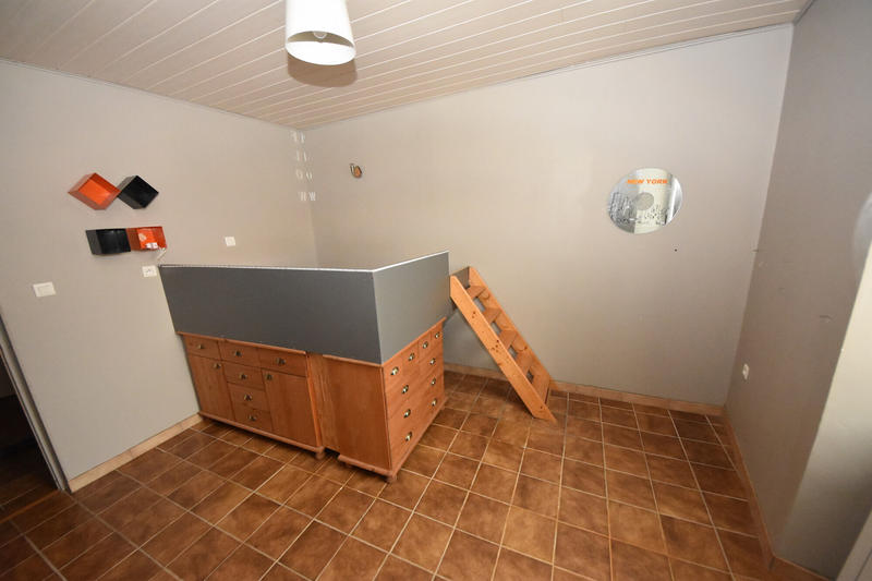 Maison - 220 m² - 7 pièces