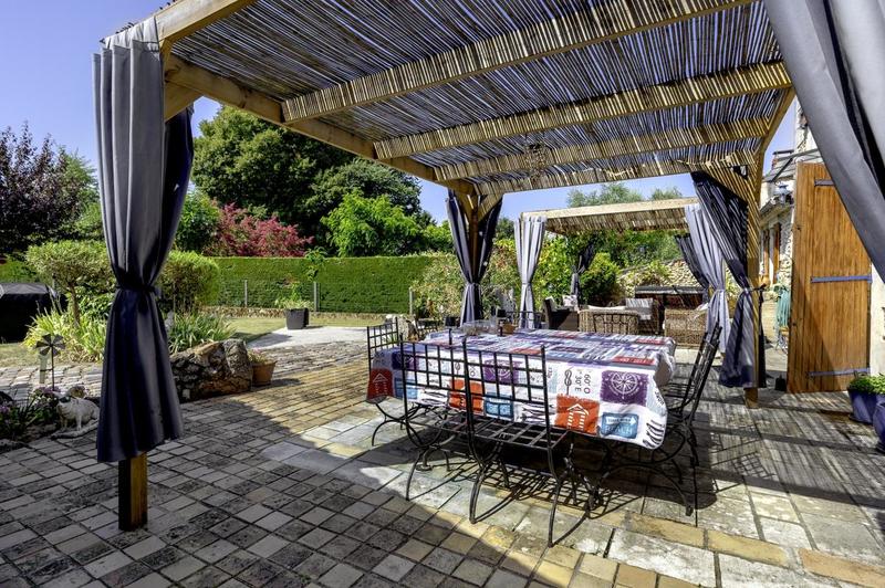 Maison - 260 m² - 8 pièces