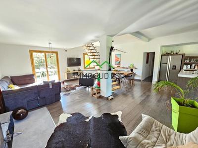 Maison traditionnelle - 168 m² - 7 pièces