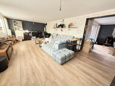 Maison - 195 m² - 7 pièces