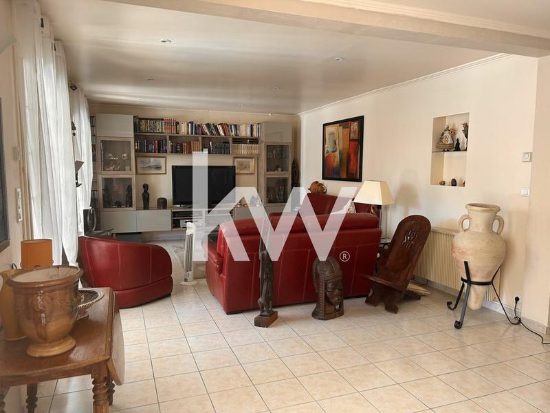 Maison - 182 m² - 6 pièces