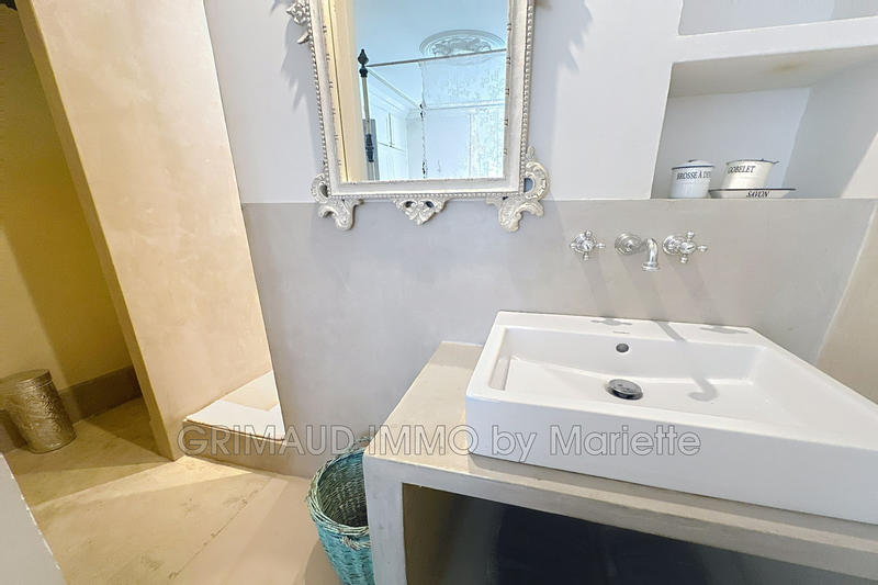 Maison de village - 300 m² - 9 pièces