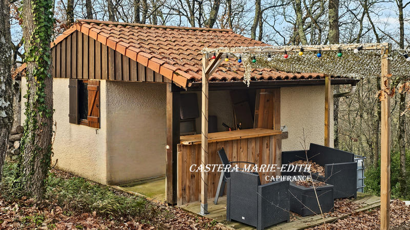 Maison - 280 m² - 9 pièces