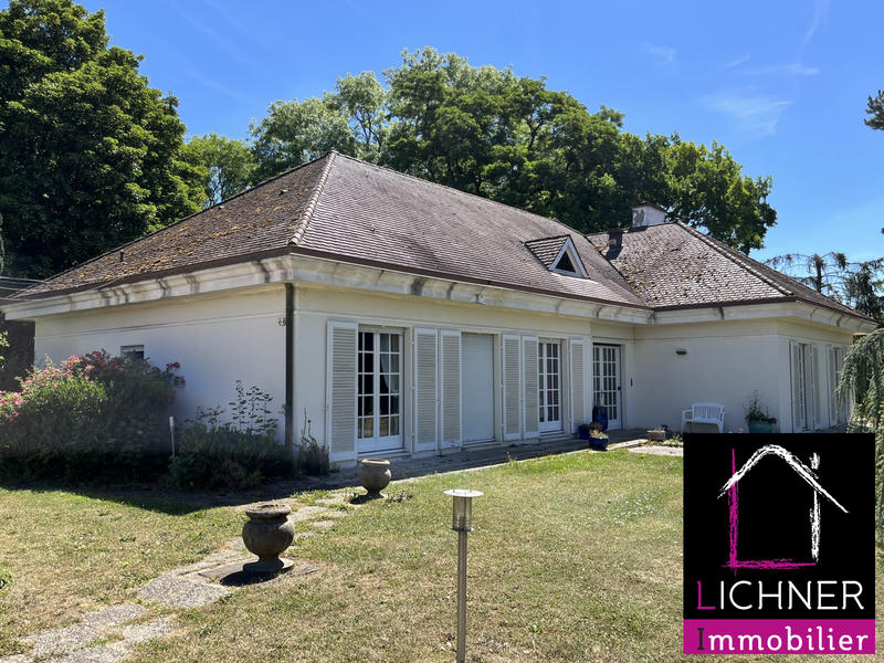 Maison - 373 m² - 10 pièces