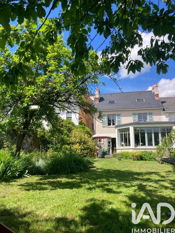 Maison - 215 m² - 8 pièces