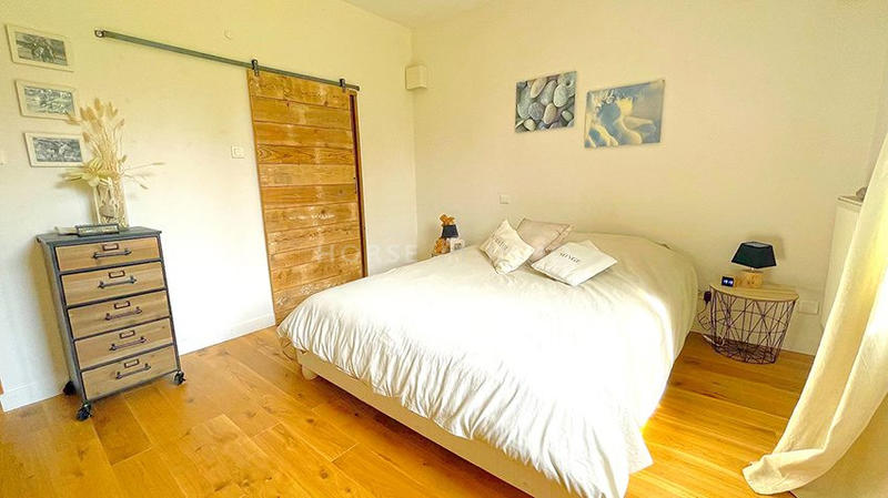 Maison - 260 m² - 11 pièces