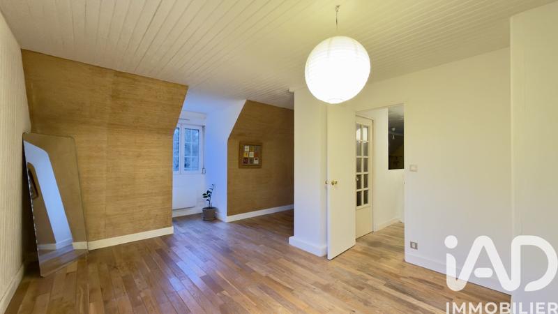 Maison - 235 m² - 7 pièces