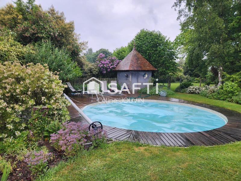 Maison - 220 m² - 8 pièces