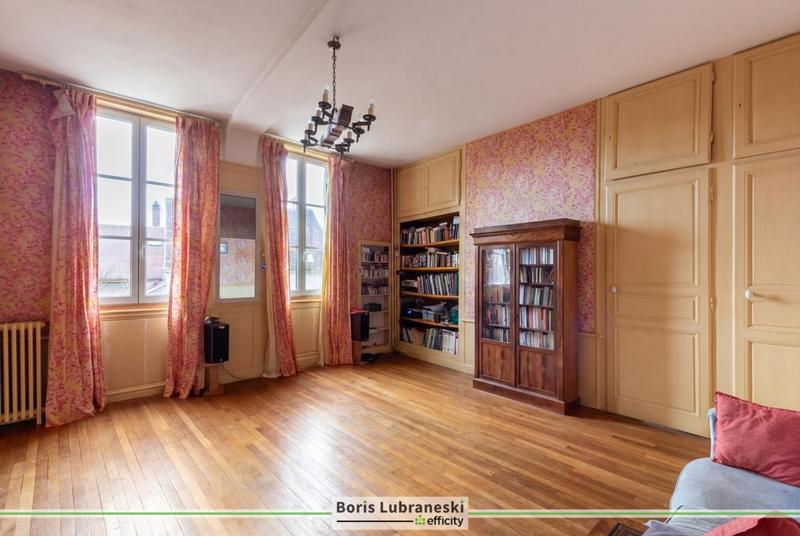 Maison - 306 m² - 12 pièces