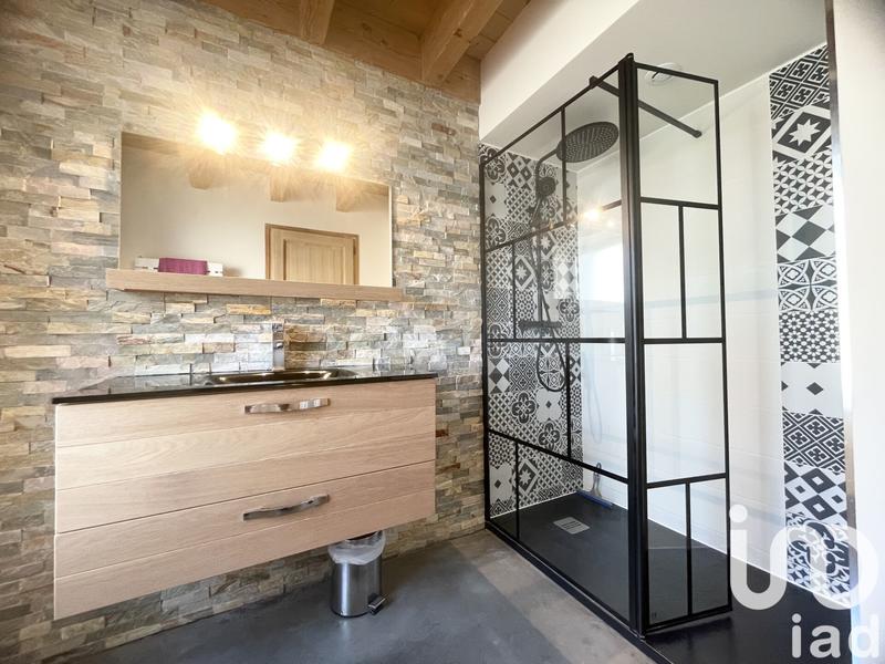 Maison - 200 m² - 8 pièces