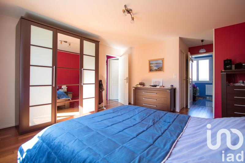 Maison - 210 m² - 8 pièces