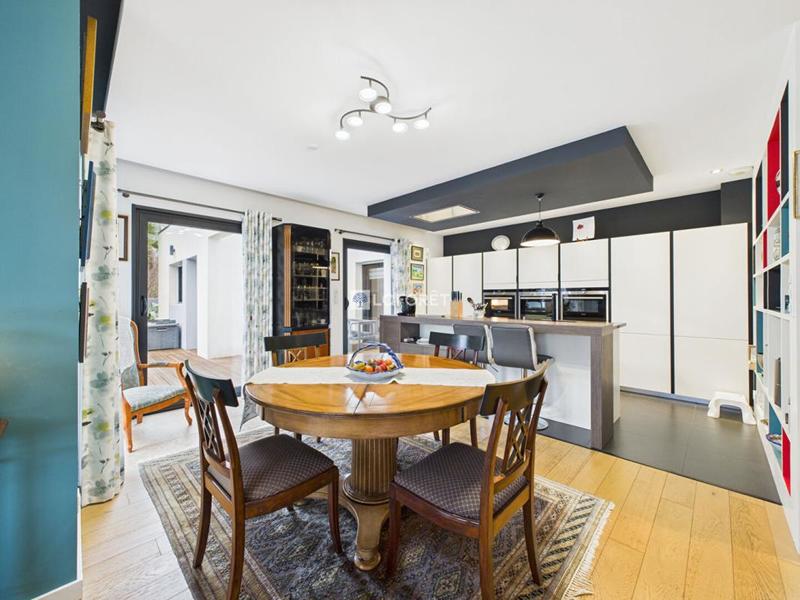 Maison - 186 m² - 5 pièces