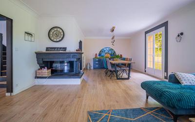 Maison traditionnelle - 261 m² - 6 pièces