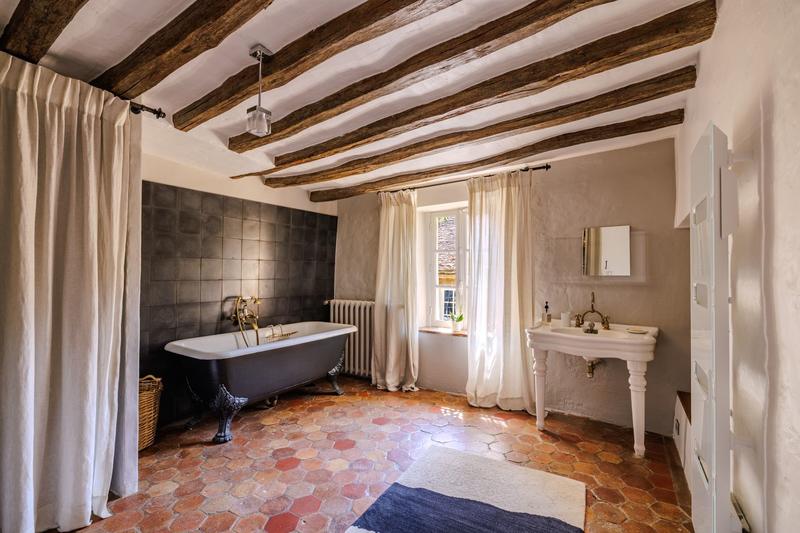 Maison - 453 m² - 7 pièces