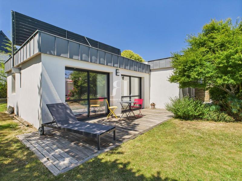 Maison - 251 m² - 8 pièces