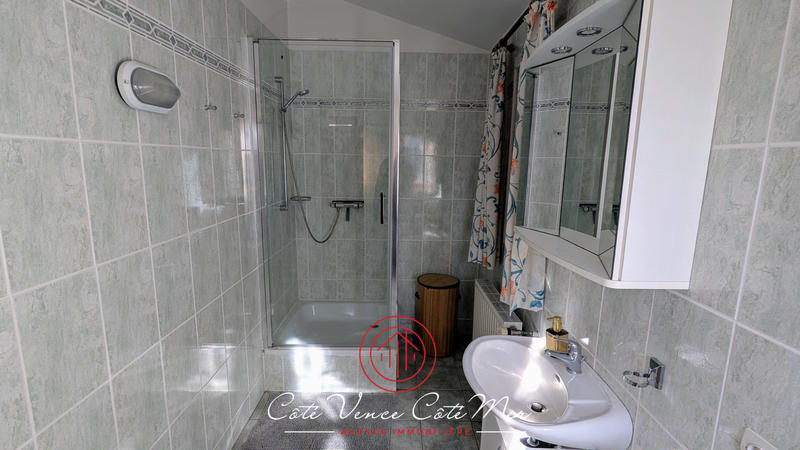 Maison - 257 m² - 9 pièces