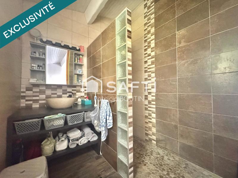 Maison - 212 m² - 8 pièces