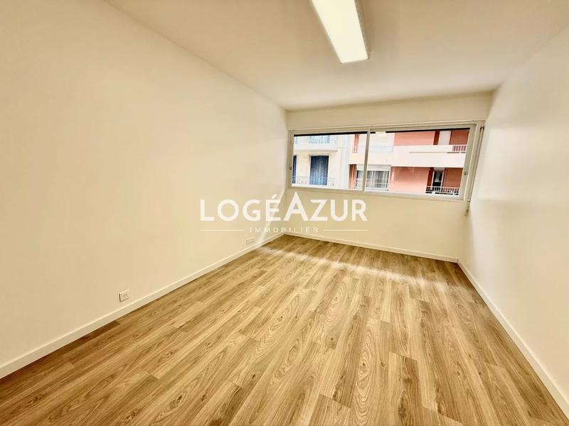 Bureau - 55 m² - 4 pièces