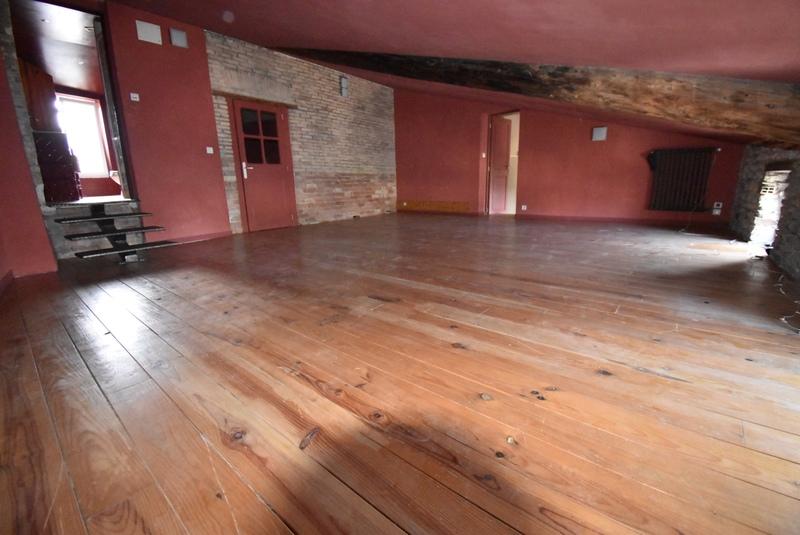 Maison - 264 m² - 9 pièces