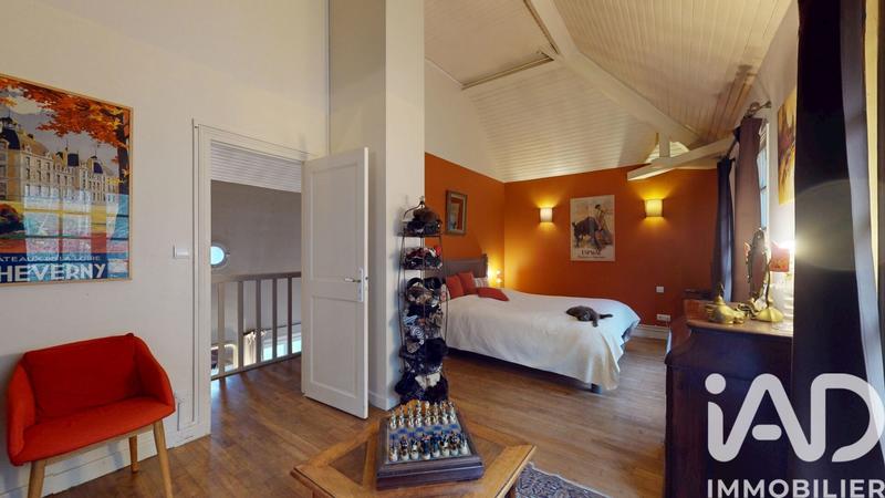 Maison - 185 m² - 8 pièces