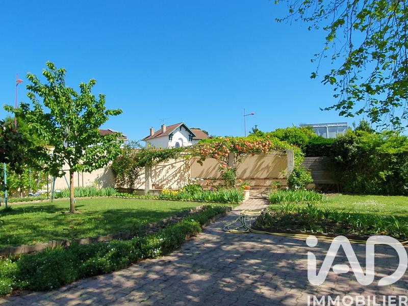 Maison - 280 m² - 8 pièces