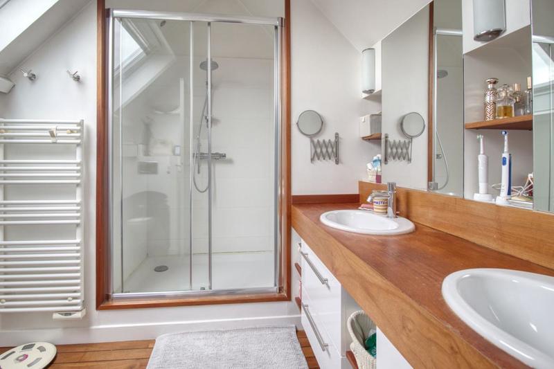 Maison - 225 m² - 8 pièces