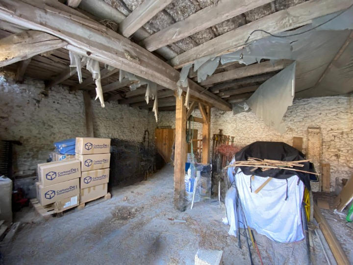 Grange - 50 m² - 1 pièce