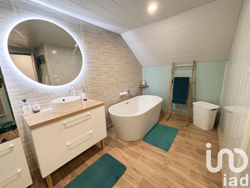 Maison - 121 m² - 6 pièces