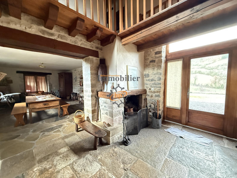 Maison - 220 m² - 8 pièces