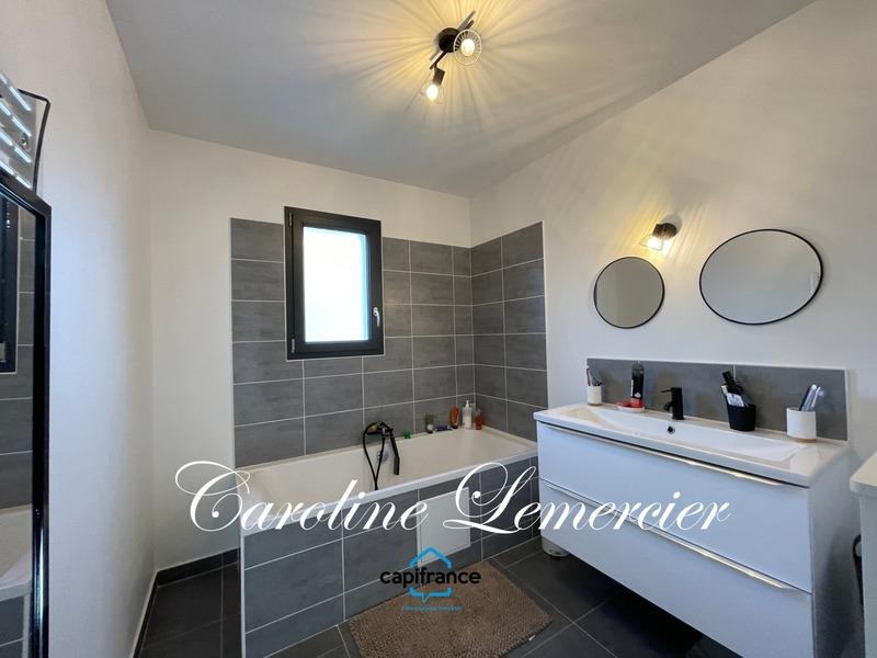 Maison - 98 m² - 4 pièces