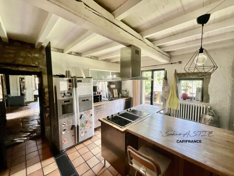 Maison - 259 m² - 9 pièces