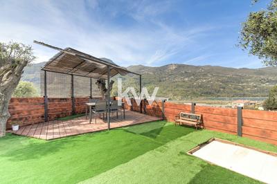 Maison - 101 m² - 5 pièces