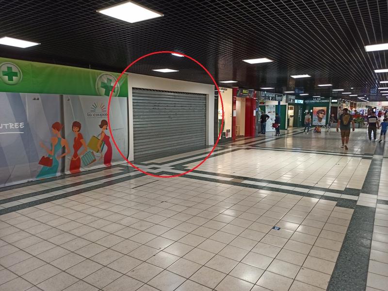 Local commercial - 128 m²