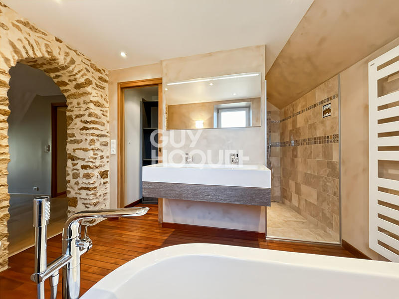 Maison - 178 m² - 7 pièces