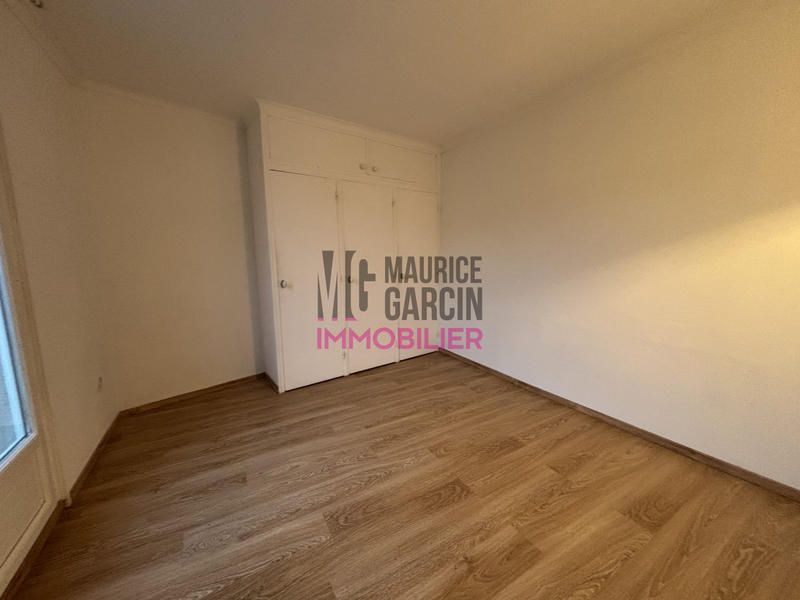 Maison - 312 m² - 9 pièces