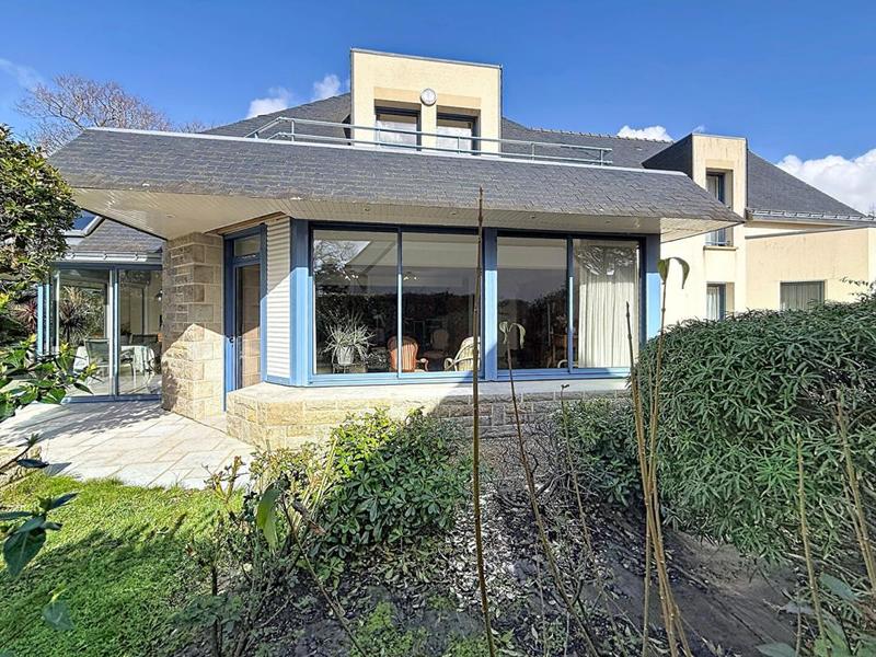 Maison - 220 m² - 7 pièces