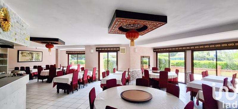 Maison - 236 m² - 8 pièces